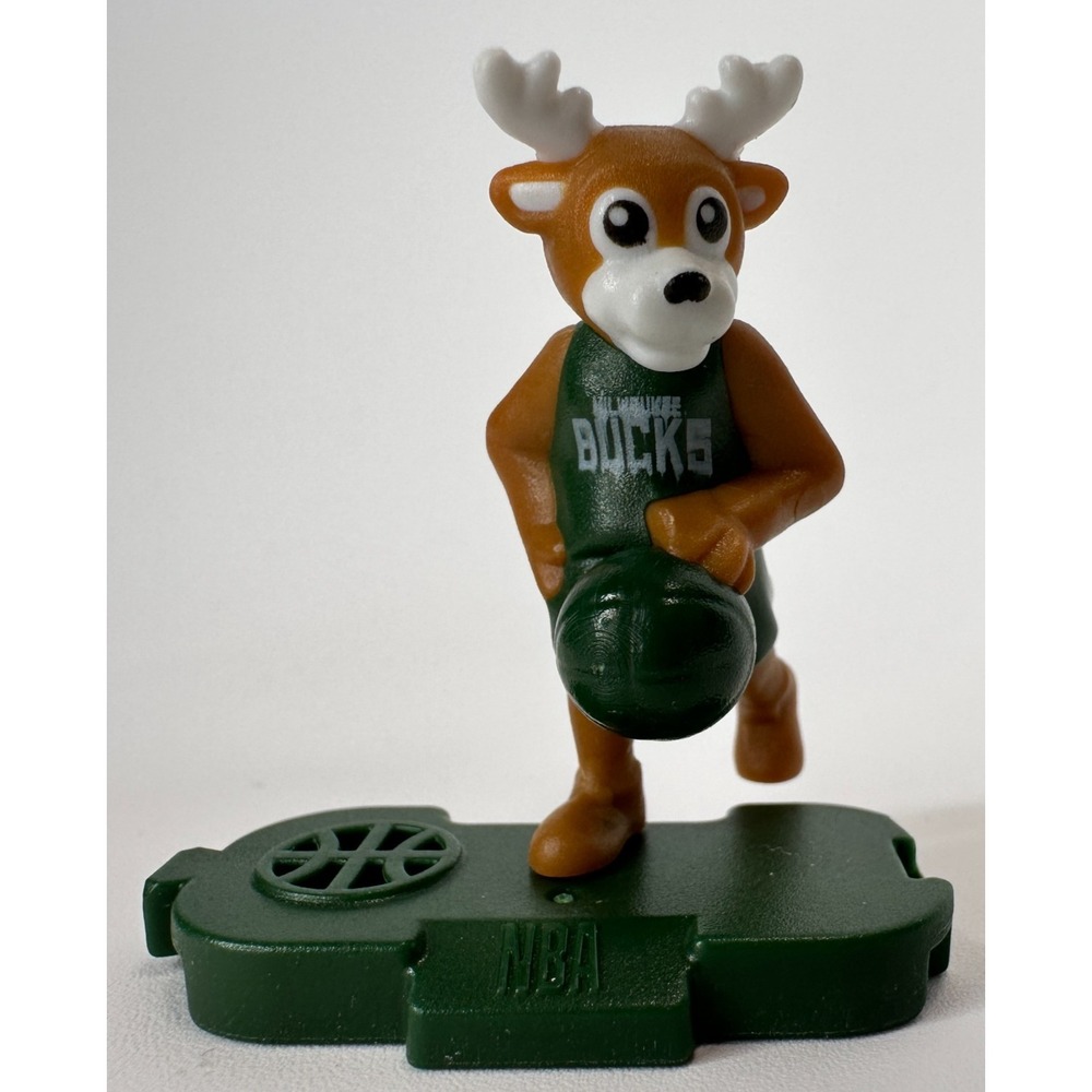 Kinder Joy Egg NBA MILWAUKEE BUCKS Mascot Collectible Figure 2022 Ferrero USA